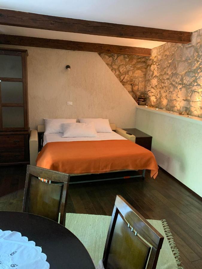 Apartments Smit Đảo Đảo Cres Ngoại thất bức ảnh