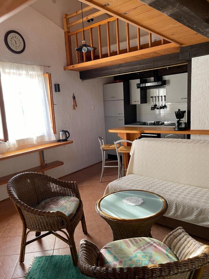 Apartments Smit Đảo Đảo Cres Ngoại thất bức ảnh