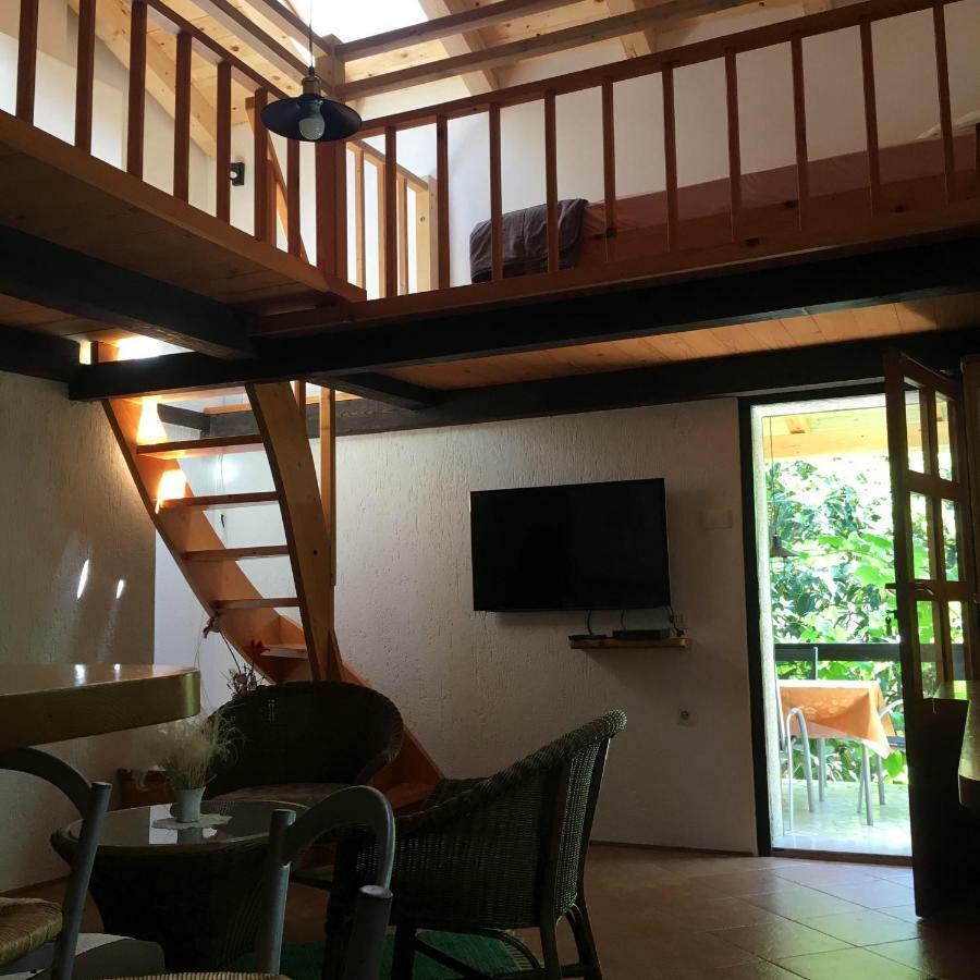Apartments Smit Đảo Đảo Cres Ngoại thất bức ảnh